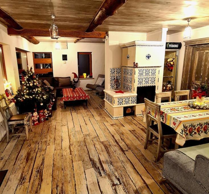Pensiune Subcrai Cu Centru Spa Зэрнешти Экстерьер фото