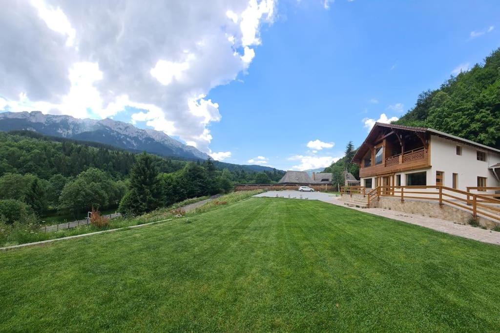 Pensiune Subcrai Cu Centru Spa Зэрнешти Экстерьер фото